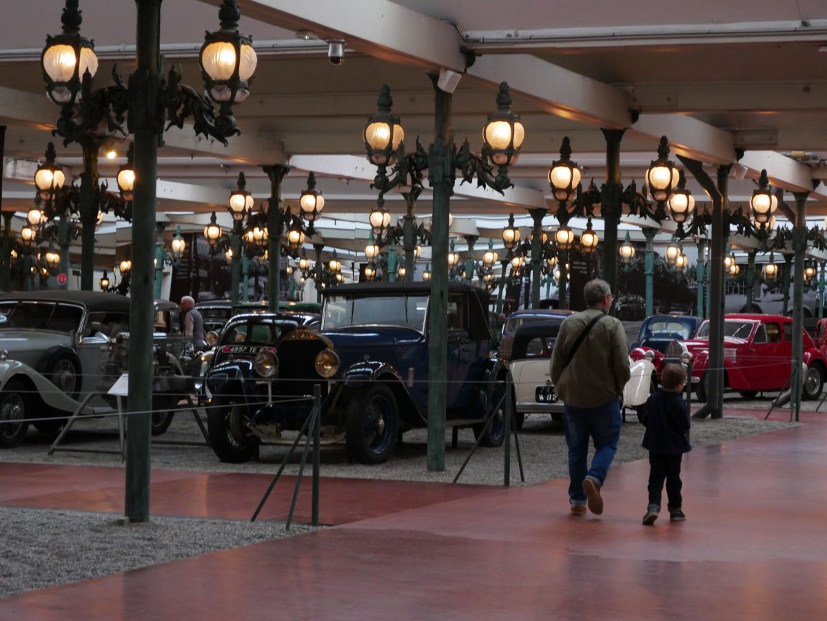 En famille au musée de l'Automobile à Mulhouse
