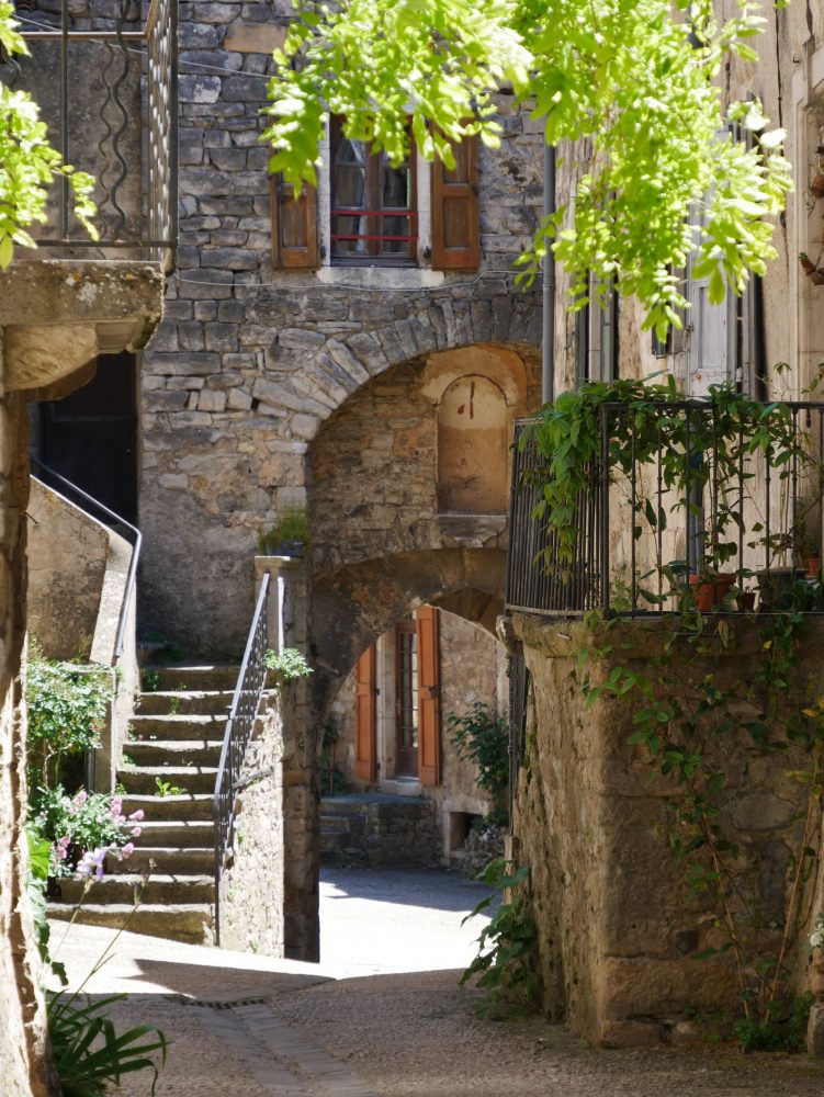 Beau village Aveyron, Saint Eulalie de Cernon