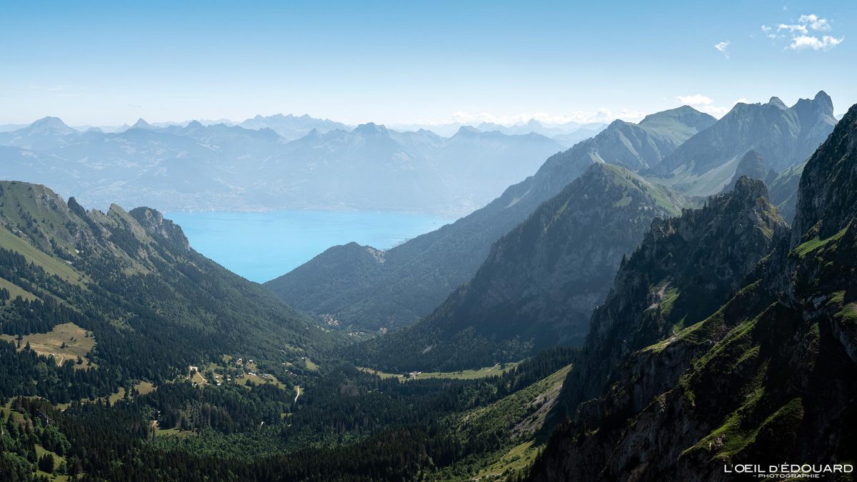 Lac Léman Suisse Switzerland - vue depuis le Col de Planchamp - Randonnée Dent d'Oche en boucle Massif du Chablais Haute-Savoie France Tourisme Paysage Montagne Outdoor Nature Hiking Mountain Landscape