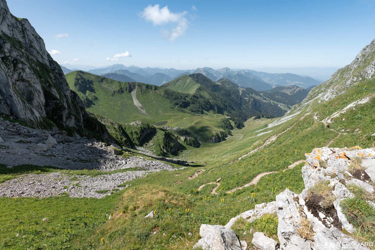 Col de Planchamp Randonnée Dent d'Oche en boucle Massif du Chablais Haute-Savoie France Tourisme Paysage Montagne Outdoor Nature Hiking Mountain Landscape