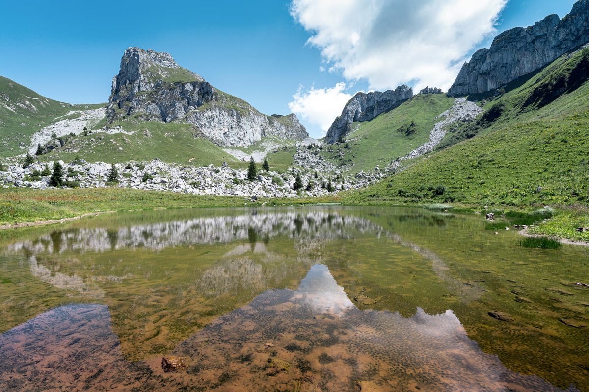 Lac de la Case Massif du Chablais Haute-Savoie France Tourisme Paysage Montagne Randonnée Outdoor Nature Hiking Mountain Lake Landscape