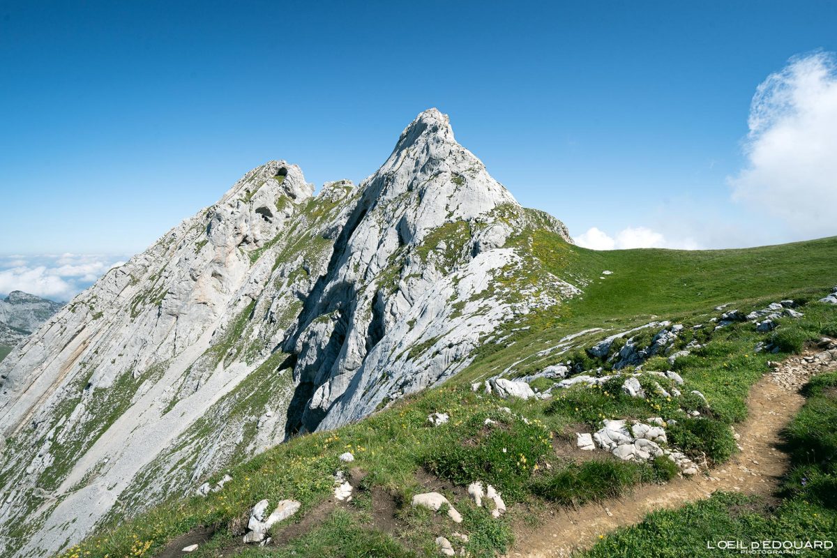 Pierre Châtelard Randonnée La Tournette Variante par le Col du Varo Haute-Savoie France Tourisme Paysage Montagne Outdoor Nature Hiking Mountain Landscape