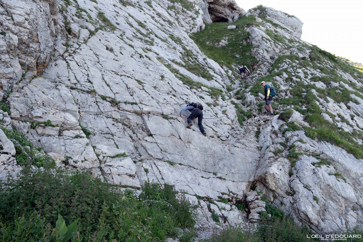 Barres métalliques Randonnée La Tournette Variante par le Col du Varo Haute-Savoie France Tourisme Paysage Montagne Outdoor Nature Hiking Mountain Landscape