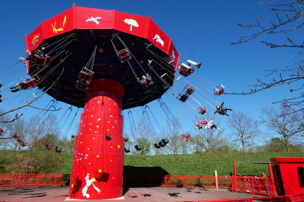 Visiter Mulhouse Alsace Tourisme France - Chaises volantes Parc du Petit Prince