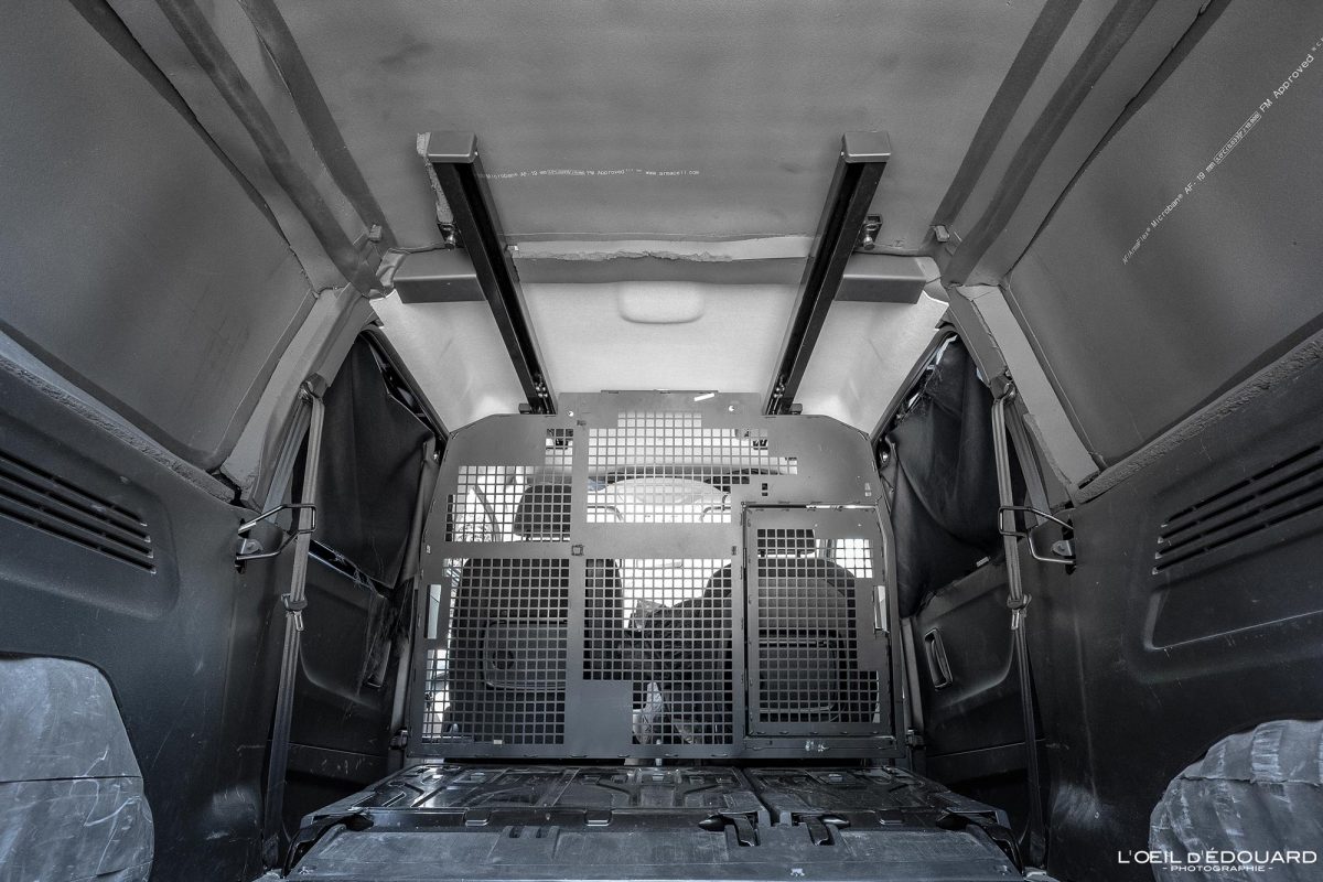 ArmaCell ArmaFlex Isolation Thermique - Bricolage Idée Aménagement Voiture Utilitaire Fourgon en Van pour Dormir dedans Road Trip Voyage Travel Car Craft Layout to Sleep in VanLife Peugeot Partner cabine approfondie