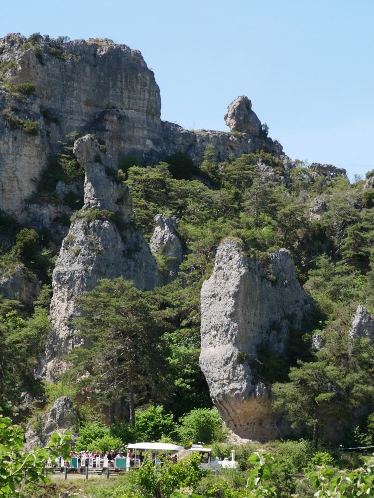Cité de pierres en petit train