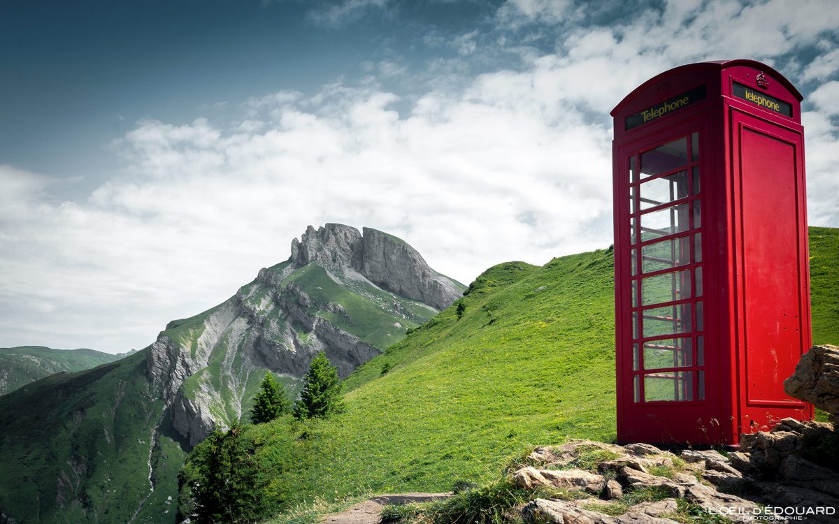 Randonnée Cabine Téléphonique Anglaise Beaufortain Savoie Alpes France Tourisme Paysage Montagne Nature Outdoor Landscape Mountain Hiking English Phone Booth