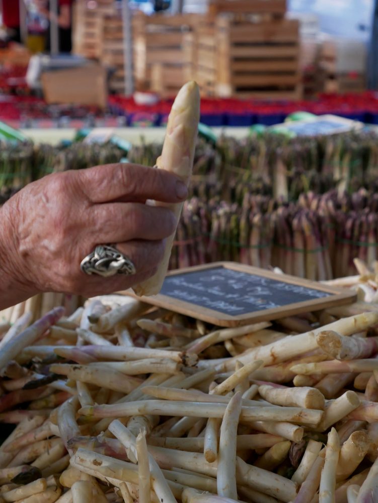 Asperge de saison marché de Vienne COndrieu