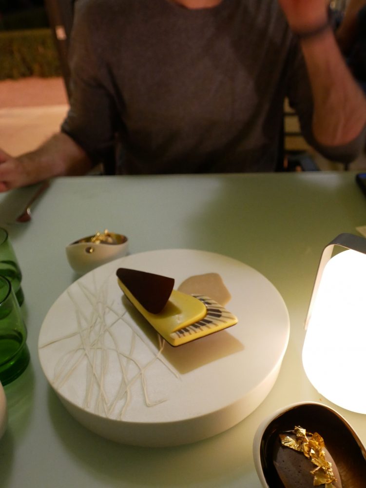 Le piano au chocolat noir - dessert signature du restaurant La Pyramide** VIenne