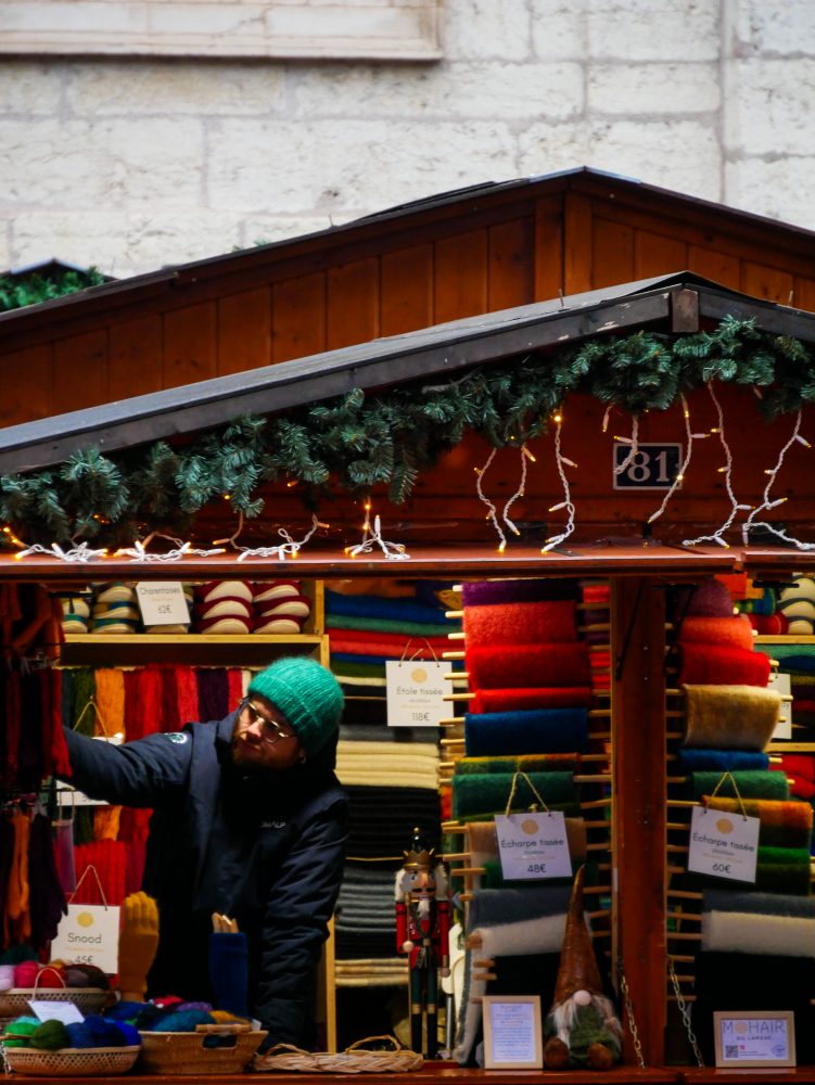Artisan sur le marché de Noël de Montbéliard