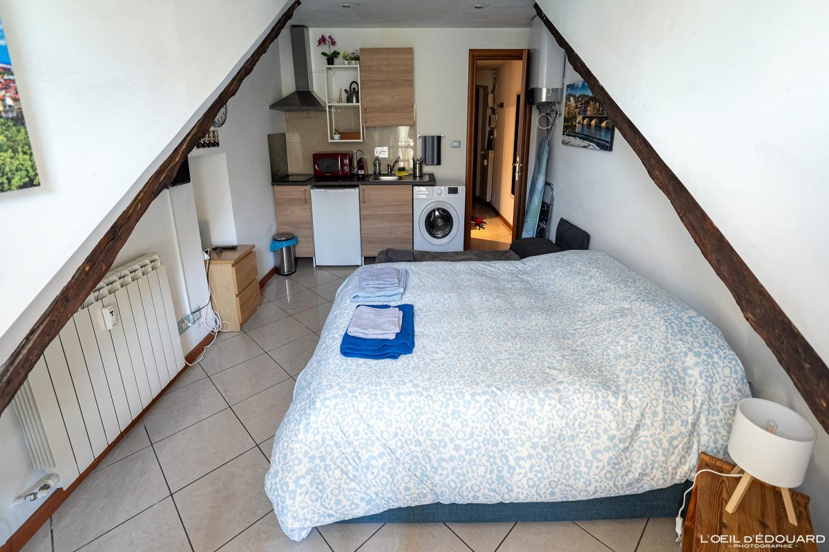 Booking Location Chambre Appartement Turin Maison Torino 1874 centro città stazione porta nuova - Voyage Italie Visit Torino Italia Travel Italy Bedroom Apartment