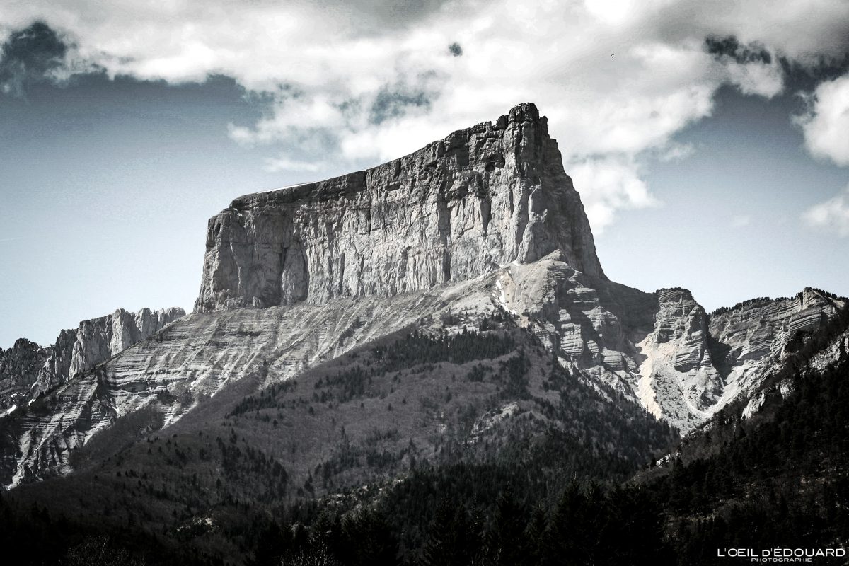 Mont Aiguille Alpinisme Massif du Vercors Isère Alpes France Paysage Escalade Montagne Nature Outdoor French Alps Mountain Landscape Climb Mountaineering Rock Climbing