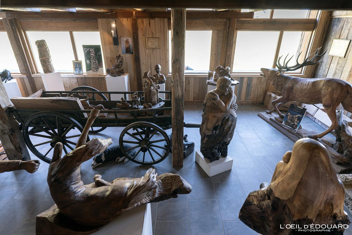 Musée Sculptures Refuge du Mont Fallère Vallée d'Aoste Italie Tourisme Randonnée Montagne Outdoor Nature Hiking Mountain Landscape / Sculture Museo Siro Viérin Rifugio Mont Fallere Valle d'Aosta Italia Montagna