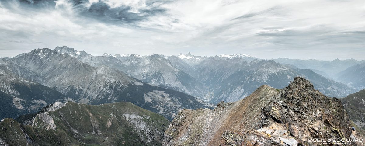 Vue panorama Sommet Mont Fallère Vallée d'Aoste Italie Tourisme Randonnée Montagne Paysage Alpes Outdoor Nature Hiking Alps View Mountain Landscape / Escursione Valle d'Aosta Italia Montagna Alpi