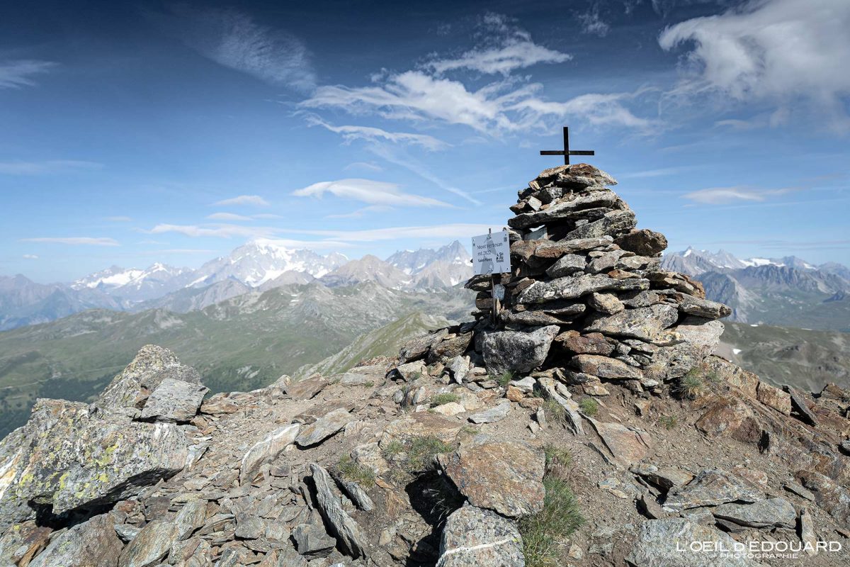 Mont Vertosan Trek Vallée d'Aoste Italie Tourisme Paysage Montagne Randonnée Outdoor Nature Hiking Trekking Mountain Landscape / Alpi Montagna Monte di Vertosan Valle d'Aosta Italia