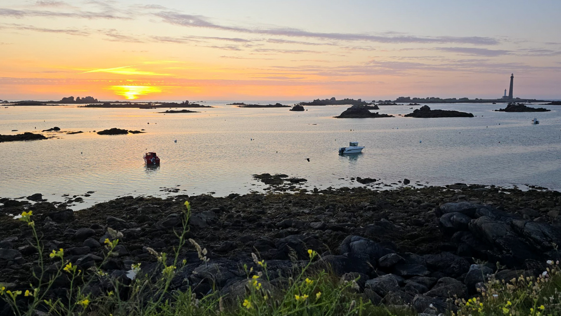 Panorama coucher de soleil sur archipel des Abers depuis Lilia